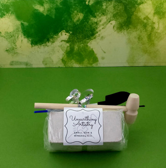 Small Gem & Mineral Kit